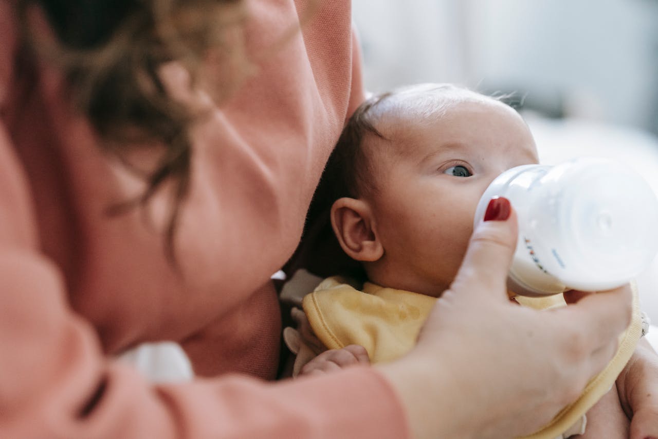 Hoe weet je of je baby genoeg melk binnenkrijgt